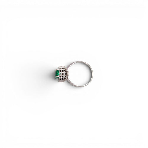 Bague 53 Bague en or blanc 18 carats, émeraude colombienne 1,28 ct et diamants 58 Facettes E39