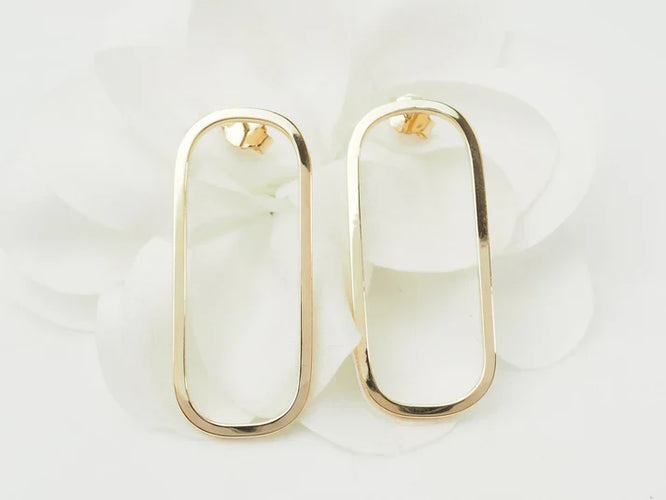 Boucles d'oreilles Boucles d’oreilles rectangulaires allongées en or jaune 58 Facettes 33730