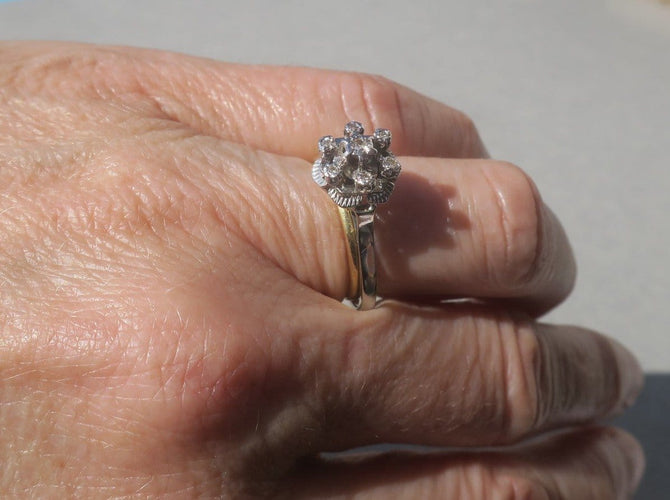 Bague 57 Bague marguerite en or blanc et diamants 58 Facettes Bague