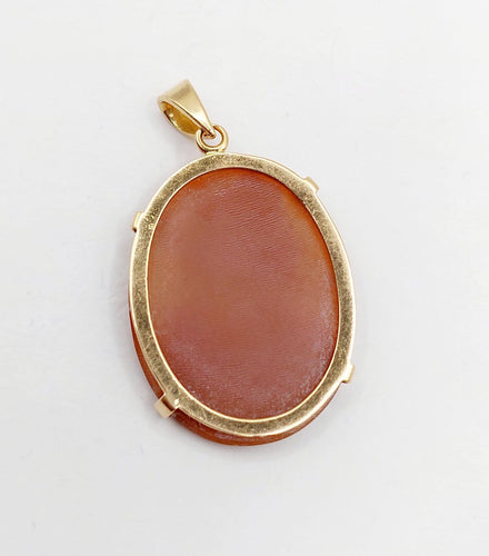 Pendentif Pendentif vintage en or 18k avec camée sur coquillage 58 Facettes A07230