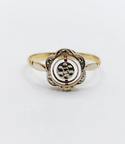 Bague 59 Bague Art déco fleur ciselée en or 18k 58 Facettes A07237