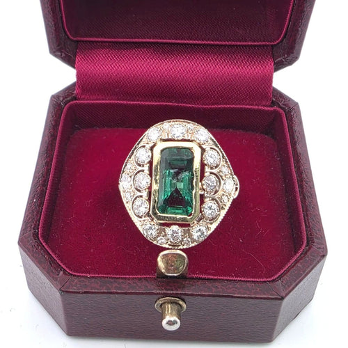 Bague 55 Bague en or jaune 18 ct avec émeraude et diamants 58 Facettes 139/26 C