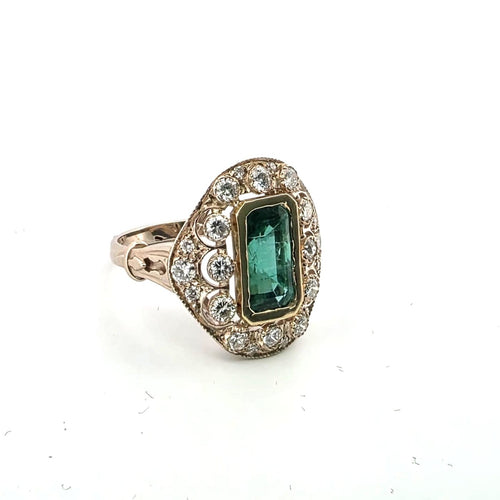 Bague 55 Bague en or jaune 18 ct avec émeraude et diamants 58 Facettes 139/26 C