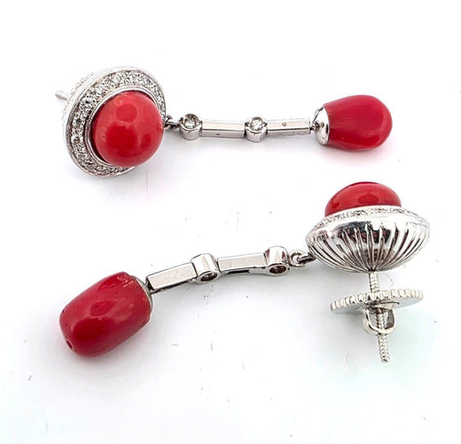 Boucles d'oreilles Boucles d'oreilles en or blanc, corail et diamants 58 Facettes A 328 OC