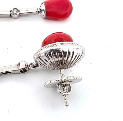 Boucles d'oreilles Boucles d'oreilles en or blanc, corail et diamants 58 Facettes A 328 OC