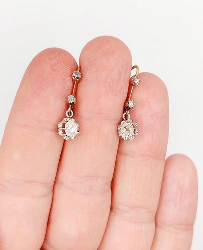 Boucles d'oreilles Dormeuses antiques en or 18k, platine et diamants taille ancienne 58 Facettes A07245