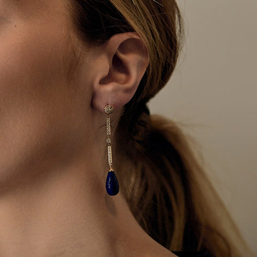 Boucles d'oreilles Boucles d'oreilles pendantes en or jaune, diamants et lapis-lazuli 58 Facettes P89L11