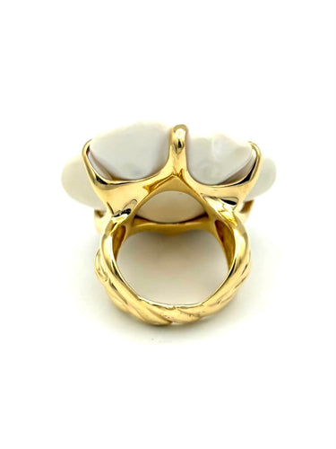 Bague Chanel Camélia - Bague grand modèle en or jaune et agate blanche 58 Facettes CHANEL BG