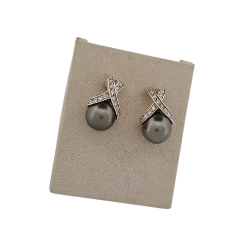 Boucles d'oreilles en or jaune, perles de Tahiti et diamants