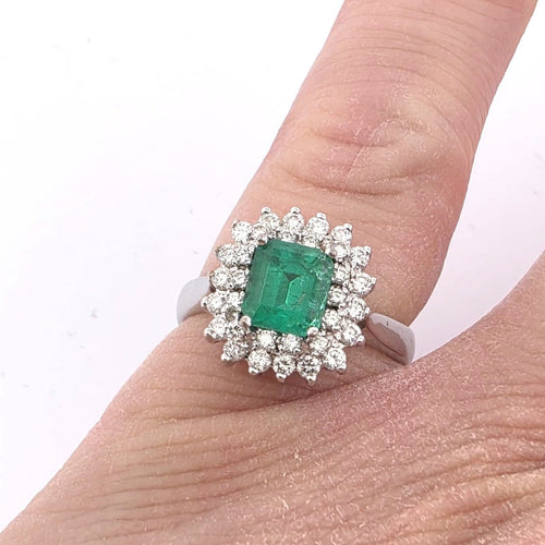 Bague 56 Bague en or blanc 18 kt avec diamants et émeraude 58 Facettes 185/26 A