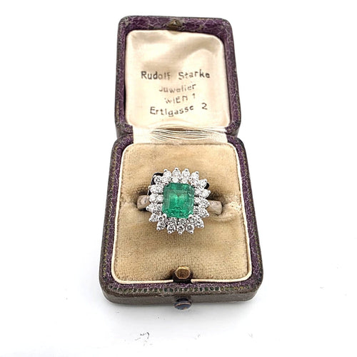 Bague 56 Bague en or blanc 18 kt avec diamants et émeraude 58 Facettes 185/26 A