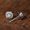Boucles d'oreilles Embrace - Puces d'oreilles halo coussin 0,50 ct en or blanc et diamants 58 Facettes GER1353WG