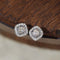 Boucles d'oreilles Embrace - Puces d'oreilles halo coussin 0,50 ct en or blanc et diamants 58 Facettes GER1353WG