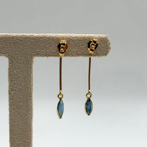 Boucles d'oreilles Boucles d'oreilles pendantes en or jaune 18 carats et saphirs 58 Facettes #BT