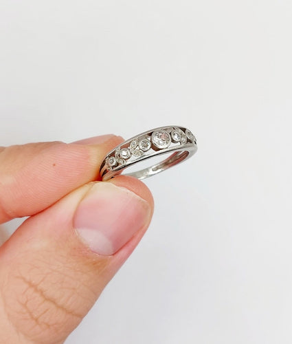 Bague 54 Bague jarretière Art déco en platine et diamants 58 Facettes A07266