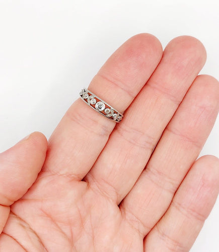 Bague 54 Bague jarretière Art déco en platine et diamants 58 Facettes A07266