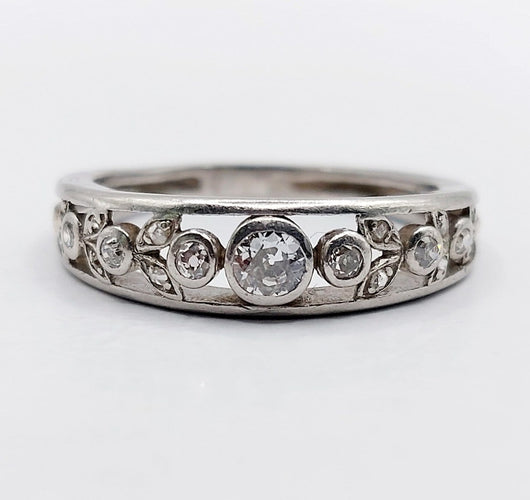 Bague 54 Bague jarretière Art déco en platine et diamants 58 Facettes A07266