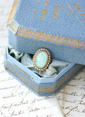 Bague 50 Bague ancienne en or jaune, opale australienne et perles fines 58 Facettes