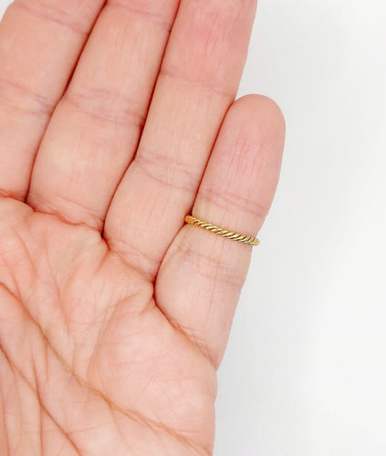 Bague 47 Bague alliance vintage torsadée en or blanc 18k 58 Facettes A06694