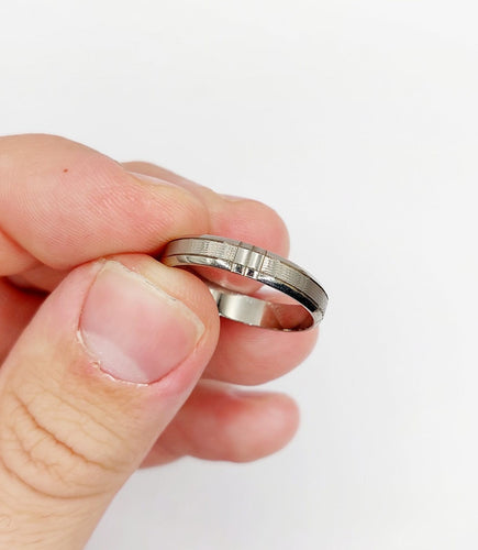 Bague 61 Bague alliance travaillée en palladium 58 Facettes A07023