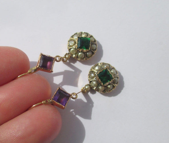 Boucles d'oreilles Dormeuses - Boucles d’oreilles en or jaune, perles, améthystes et pâte de verre 58 Facettes Boucles d'oreilles