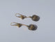 Boucles d'oreilles Dormeuses - Boucles d’oreilles en or jaune, perles, améthystes et pâte de verre 58 Facettes Boucles d'oreilles