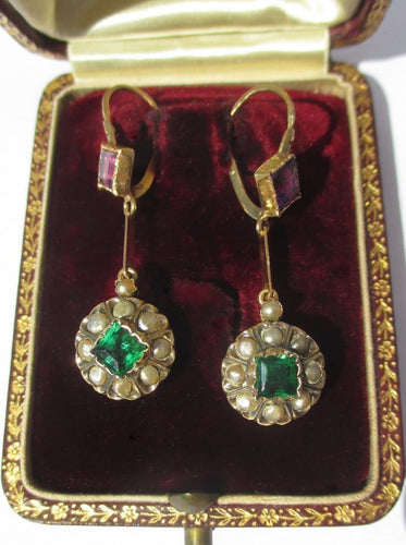 Boucles d'oreilles Dormeuses - Boucles d’oreilles en or jaune, perles, améthystes et pâte de verre 58 Facettes Boucles d'oreilles
