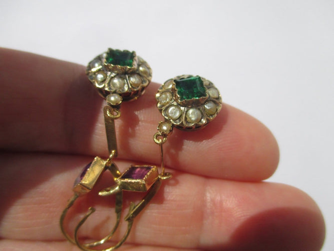 Boucles d'oreilles Dormeuses - Boucles d’oreilles en or jaune, perles, améthystes et pâte de verre 58 Facettes Boucles d'oreilles