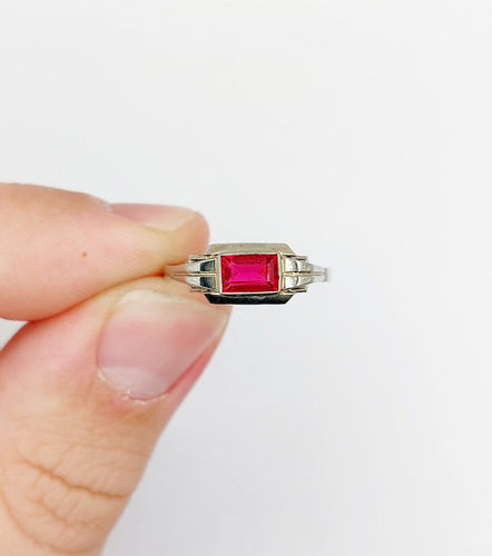 Bague 56 Bague Art déco en or blanc 18k et verre rouge 58 Facettes A07133
