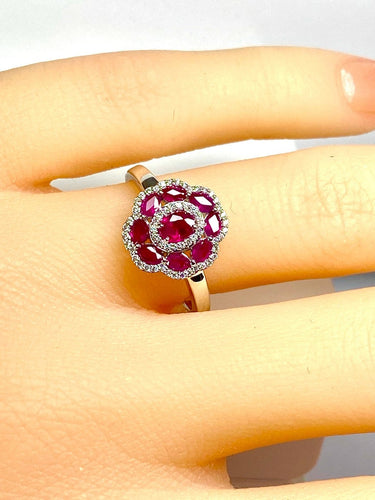 Bague en or blanc 18 carats, rubis et diamants 58 Facettes AB733