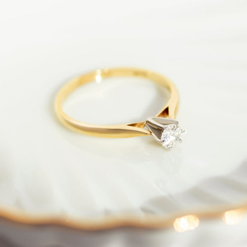 Bague 57 Bague solitaire vintage en or jaune et diamant 0,30 ct 58 Facettes