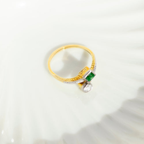 Bague 53 Toi et Moi - Bague ancienne en or jaune, émeraude et diamants 58 Facettes