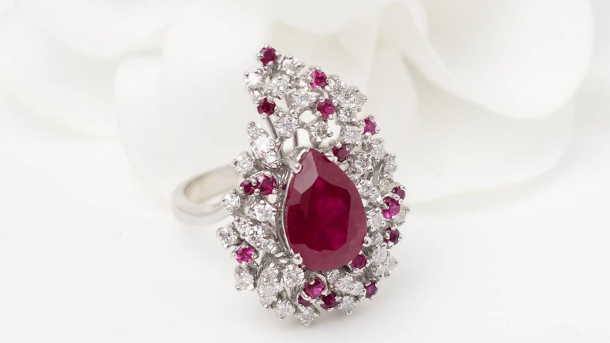 Bague 54 Bague cocktail en or blanc 18 ct rubis et diamants 58 Facettes 32888