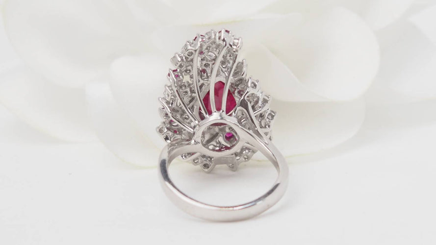 Bague 54 Bague cocktail en or blanc 18 ct rubis et diamants 58 Facettes 32888