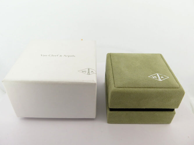 Boucles d'oreilles Van Cleef & Arpels Pure Alhambra - Boucles d'oreilles en or jaune 58 Facettes 273334