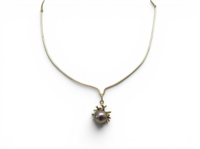 Collier Collier pendentif motif corail en or jaune 18K et perle grise 58 Facettes 273059