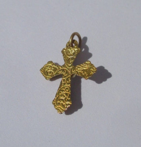 Pendentif Croix régionale XIXe - Pendentif en or jaune, émail bleu et perle 58 Facettes Pendentif