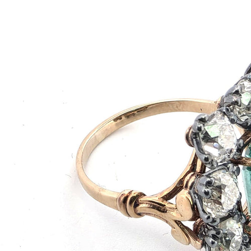 Bague en or jaune avec diamants et émeraude 58 Facettes 377/26 F