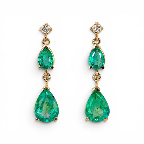 Boucles d'oreilles Boucles d'oreilles pendantes en or jaune 14 ct, émeraudes et diamants 58 Facettes E015