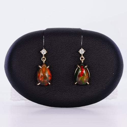 Boucles d'oreilles Boucles d'oreilles en or jaune 14 ct, opales noires GFCO et diamants 58 Facettes E021