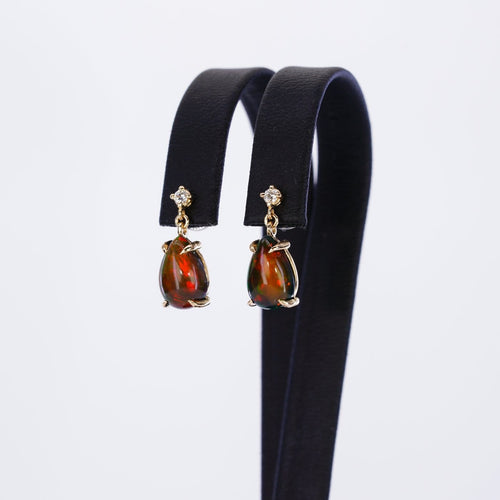 Boucles d'oreilles Boucles d'oreilles en or jaune 14 ct, opales noires GFCO et diamants 58 Facettes E021