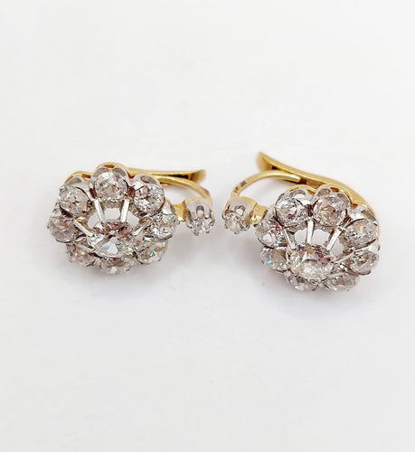 Boucles d'oreilles Dormeuses marguerite - Boucles d'oreilles en or 18k, platine et diamants 58 Facettes A07298