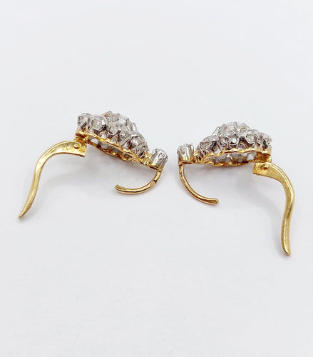 Boucles d'oreilles Dormeuses marguerite - Boucles d'oreilles en or 18k, platine et diamants 58 Facettes A07298