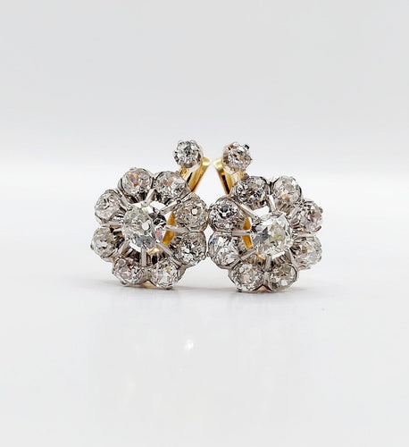 Boucles d'oreilles Dormeuses marguerite - Boucles d'oreilles en or 18k, platine et diamants 58 Facettes A07298