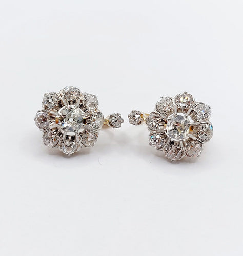 Boucles d'oreilles Dormeuses marguerite - Boucles d'oreilles en or 18k, platine et diamants 58 Facettes A07298