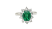 Bague 53 Bague entourage en or blanc, émeraude de Zambie et diamants 58 Facettes 32690