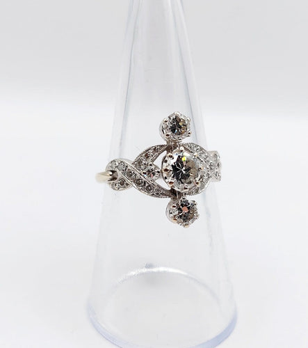 Bague 53.5 Bague marquise Art déco en or blanc 18k et diamants 58 Facettes A07308