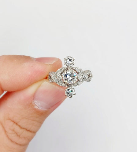 Bague 53.5 Bague marquise Art déco en or blanc 18k et diamants 58 Facettes A07308