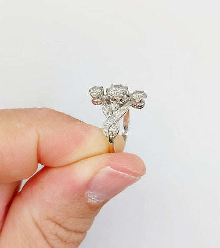 Bague 53.5 Bague marquise Art déco en or blanc 18k et diamants 58 Facettes A07308