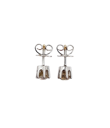 Puces d'oreilles vintage en or blanc et diamants cognac